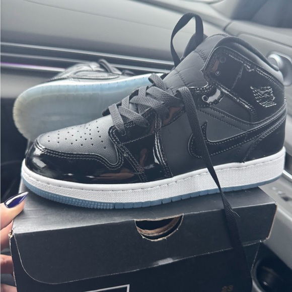 Nike Air Jordan 1 Mid SE 'Space Jam' sneaker